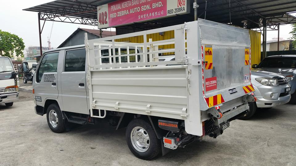 Toyota DYNA LY Double Cabin Steel Cargo With Tail Lift, 1 ton lorry