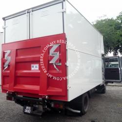 Isuzu NPR Double Cab Luton Tail Lift 5000Kg 16.8ft