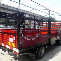 Isuzu NPR 16.8ft