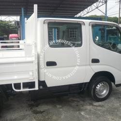 Toyota RZY230 Double Cabin Steel Cargo - Petrol