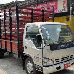 Isuzu NPR High Wooden Cargo Livestock 16.8ft 5000Kg-7500kg