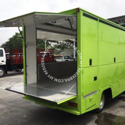 Toyota - Green food truck